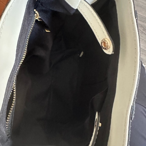 House of Harlow reversible bag. Use it as a tote or backpack - Picture 8 of 11